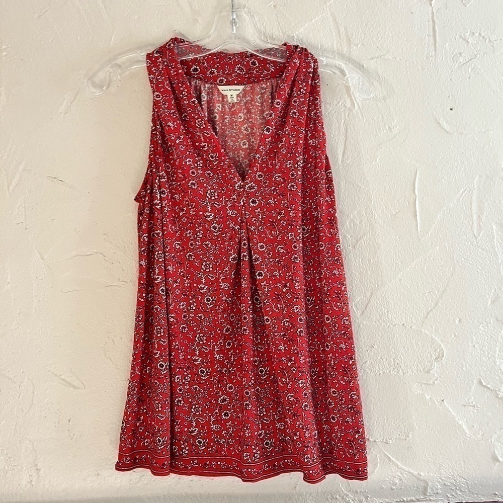 MAX Studio Sleeveless V-neck Floral Top Size Medium